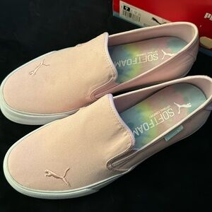 Puma pink New shoes without tags.